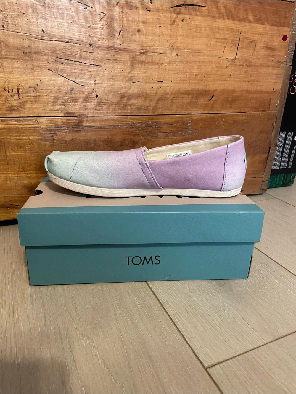 TOMS Women’s Pastel Ombre Slip-On Shoes - Pink/Light Blue New in Box